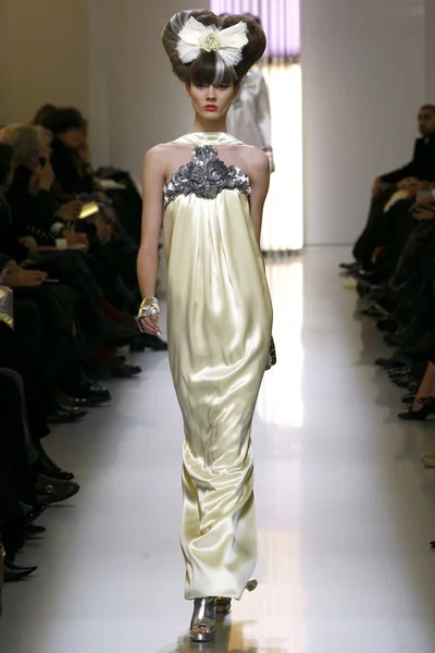 Look 49